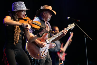 JP Soars' Gypsy Blue Revue f/ Anne Harris